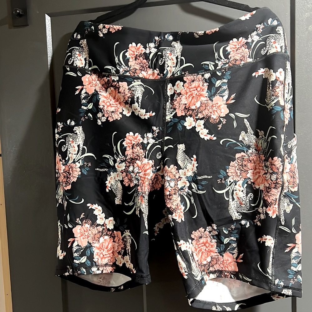 NWOT Torrid Active Bike Short- size 4